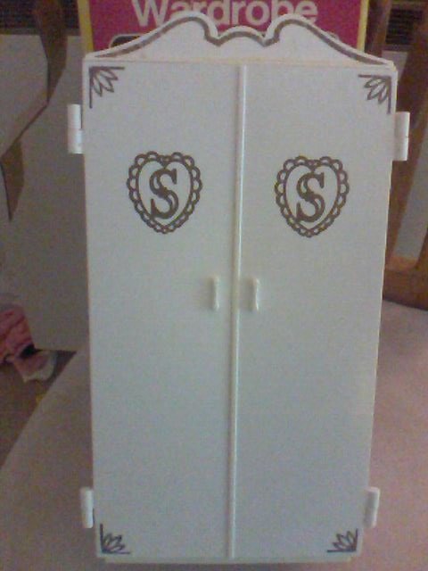 sindy wardrobe